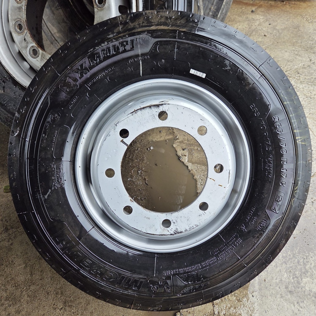 265/70R17.5  140/138M Michelin XMulti Ajamton KA-rengas Ohjaava DOT-22 KESÄ/TALVI Vanteella 8x275 / 221