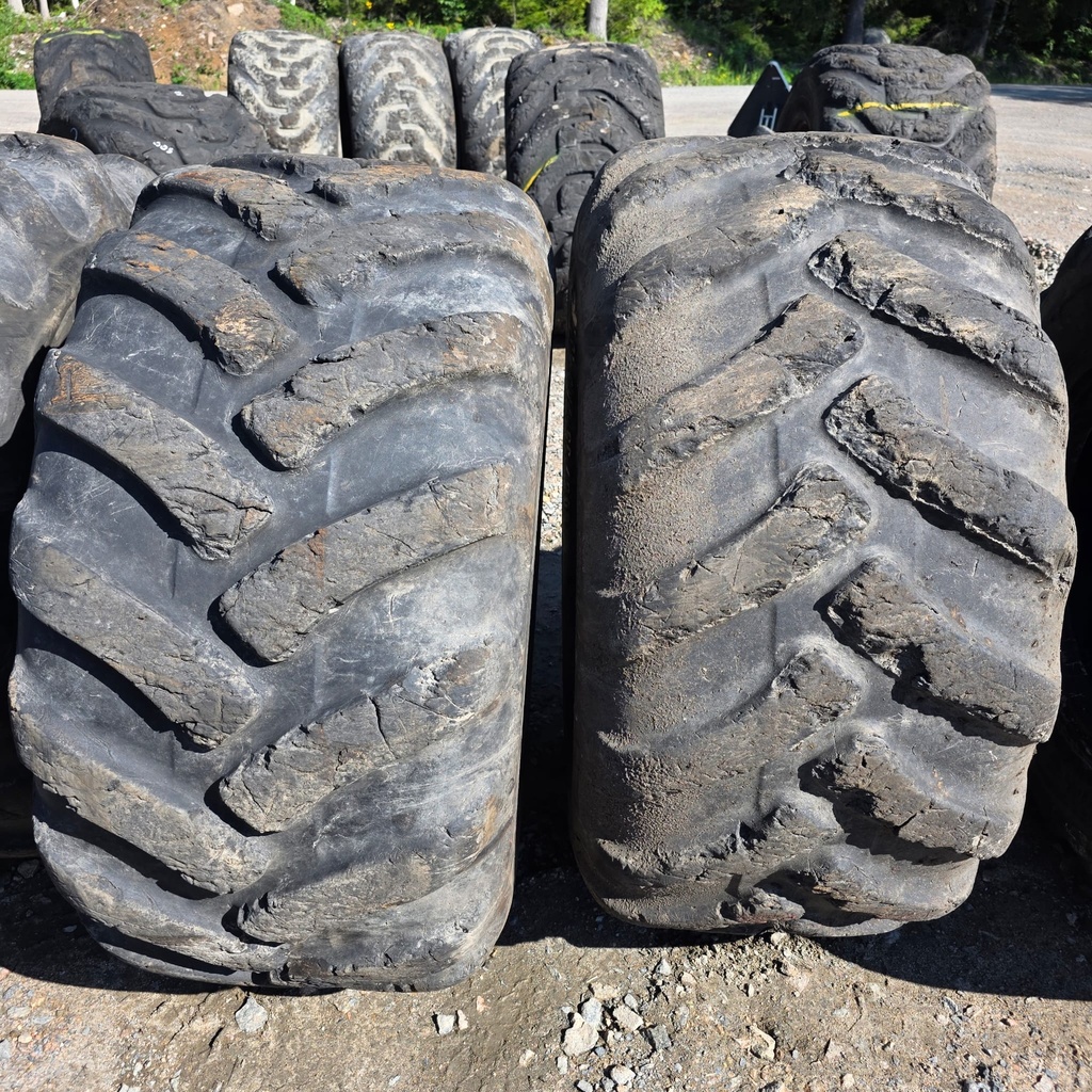 600/55-26.5 LS-2 172A2 TRELLEBORG TWIN 428 Käytetty Metsäkonerengas DOT-15 25-30mm (nr.14-19)
