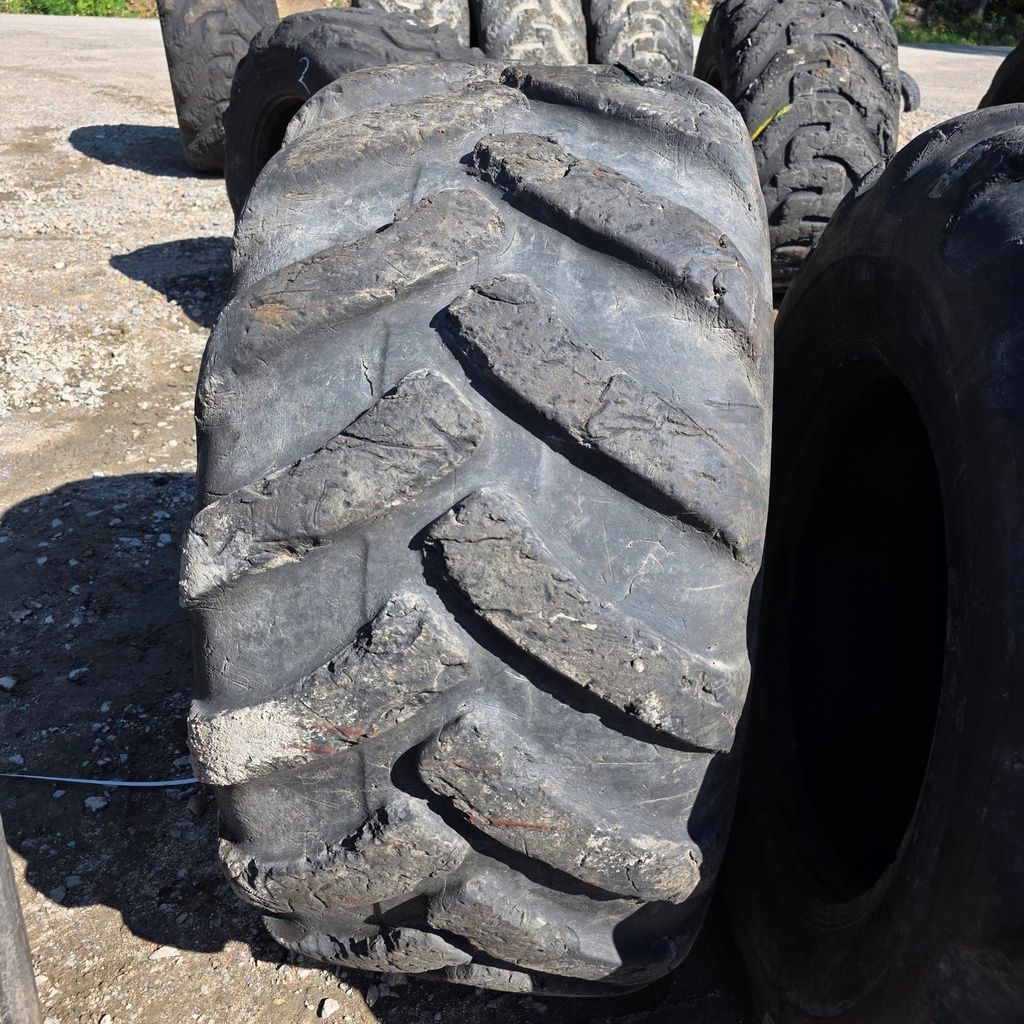 600/55-26.5 LS-2 172A2 TRELLEBORG TWIN 428 Käytetty Metsäkonerengas DOT-15 25-30mm (nr.14-19)