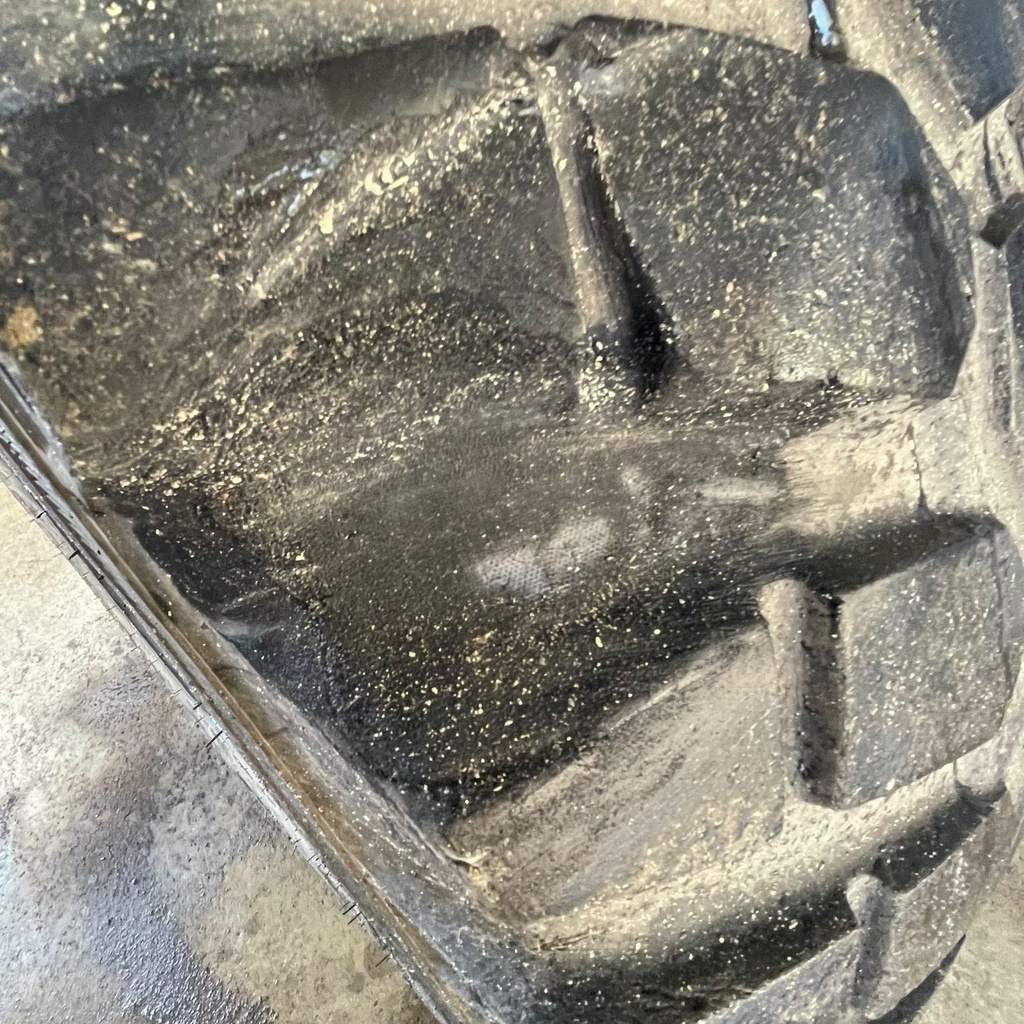 440/80R28 (16.9R28) 156A8 Alliance Multiuse 550 Käytetty palapintarengas DOT-18 8mm (Paisto korjattu, Asennus sisärenkaalla)
