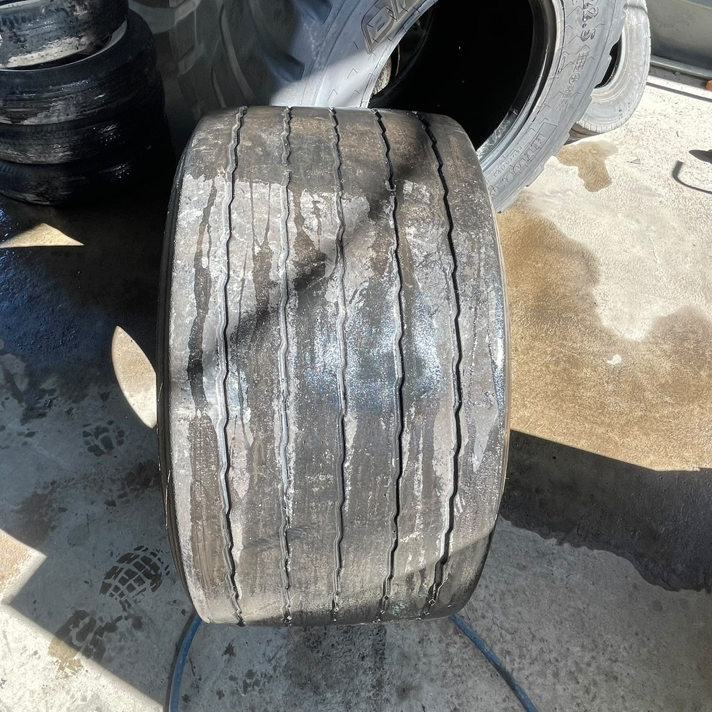 445/45R19.5 160J Hankook Smart Flex TH31 Käytetty KA-rengas trailer 3mm DOT-23