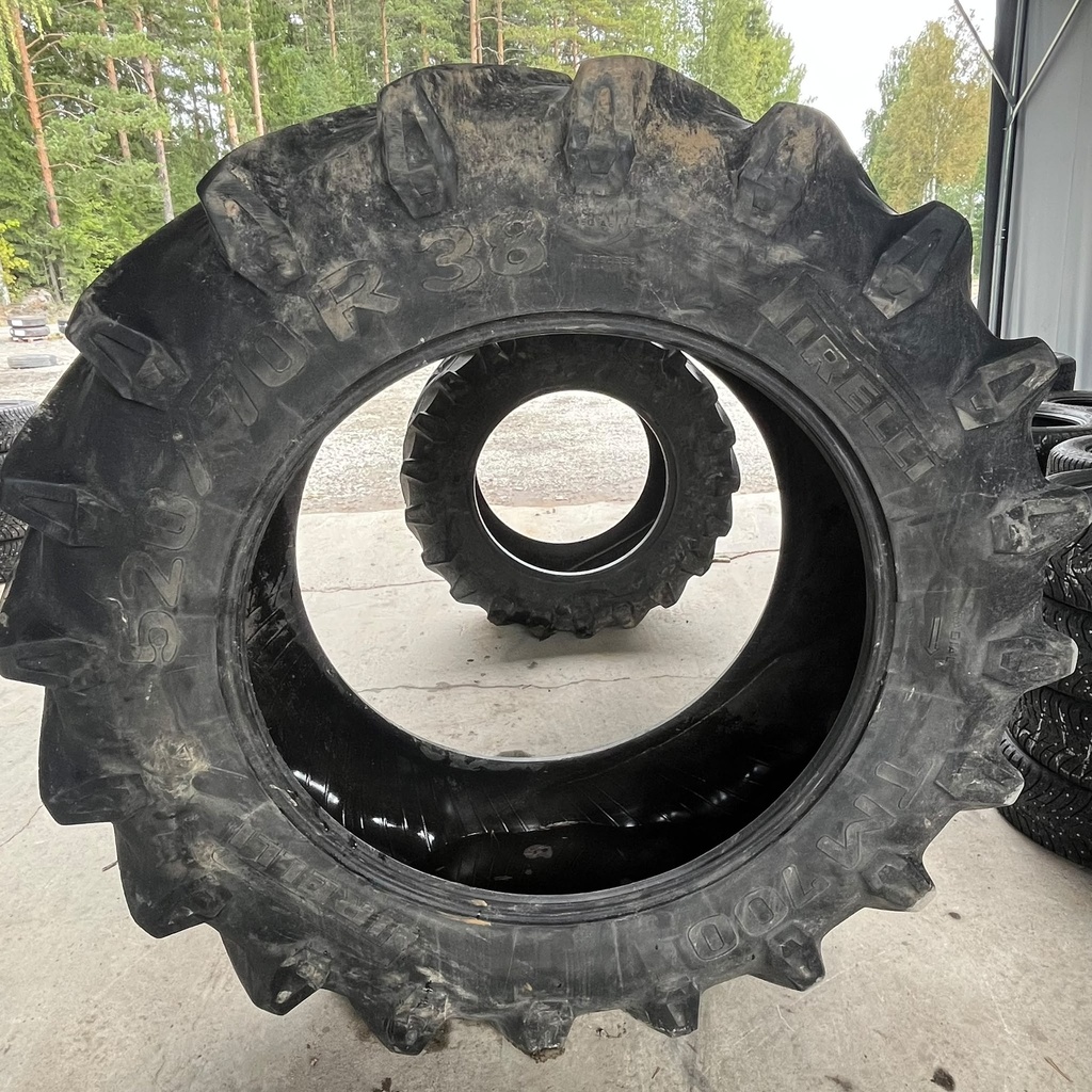 520/70R38 150A8 Pirelli TM700 Käytetty rengas 22-28mm DOT-08 Tubeless