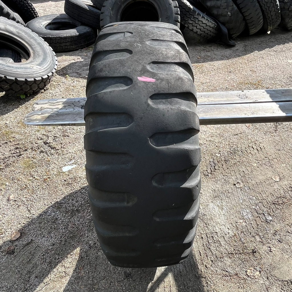 14.00-20 12PR Goodyear Military Käytetty KA-rengas trailer 6-9mm (Vanaha)