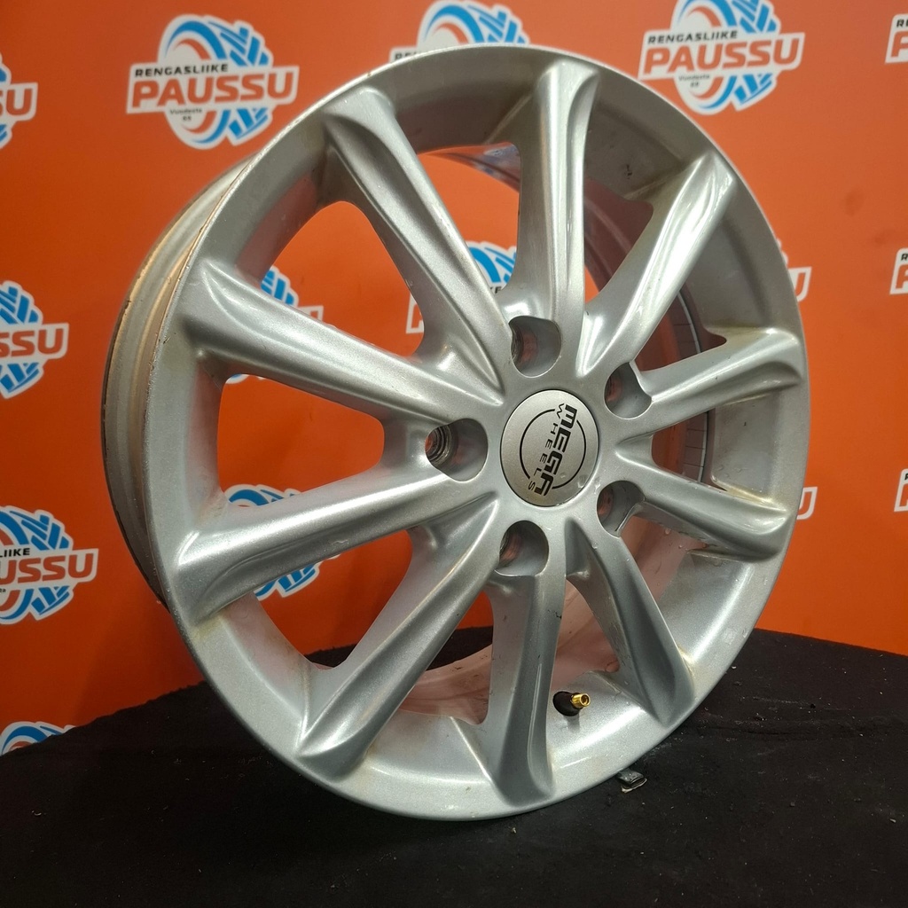 Käytetty MEGA WHEELS vannesarja 5x114,3 ET 42 KR 73,1 6x15"