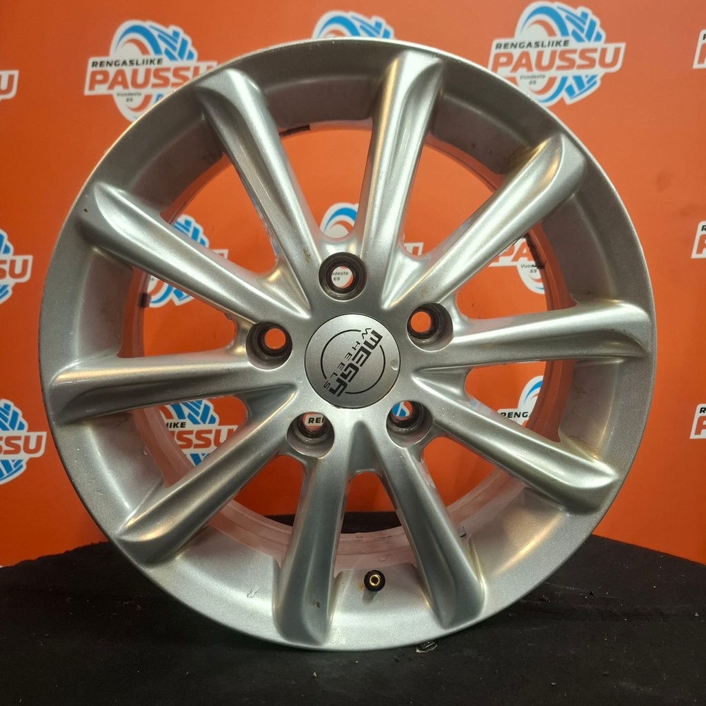 Käytetty MEGA WHEELS vannesarja 5x114,3 ET 42 KR 73,1 6x15"