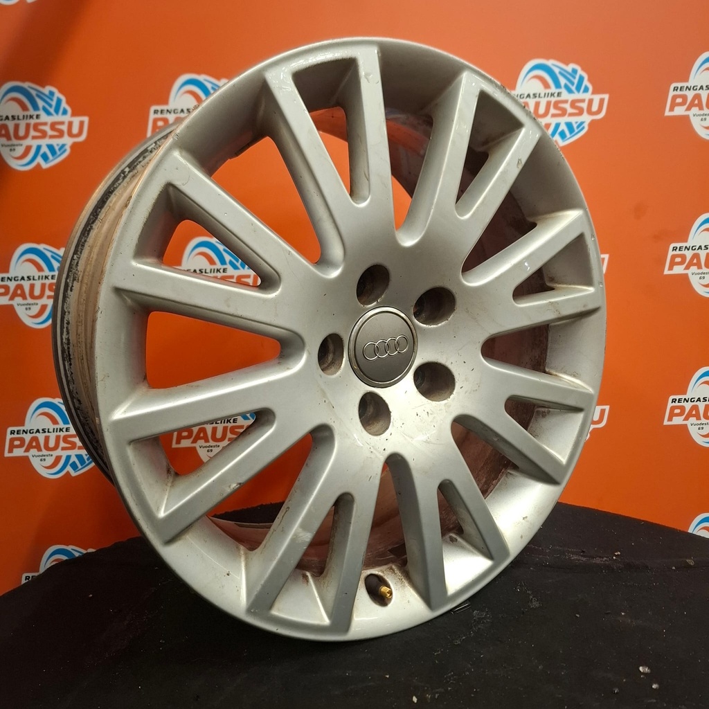Käytetty AUDI vannesarja 5x112 ET 45 KR 57,1 7.5x17"