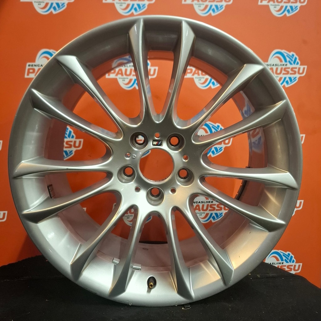 Käytetty BMW V-SPOKE 302 vannesarja 5x120 ET25 KR72,6  8,5x19"