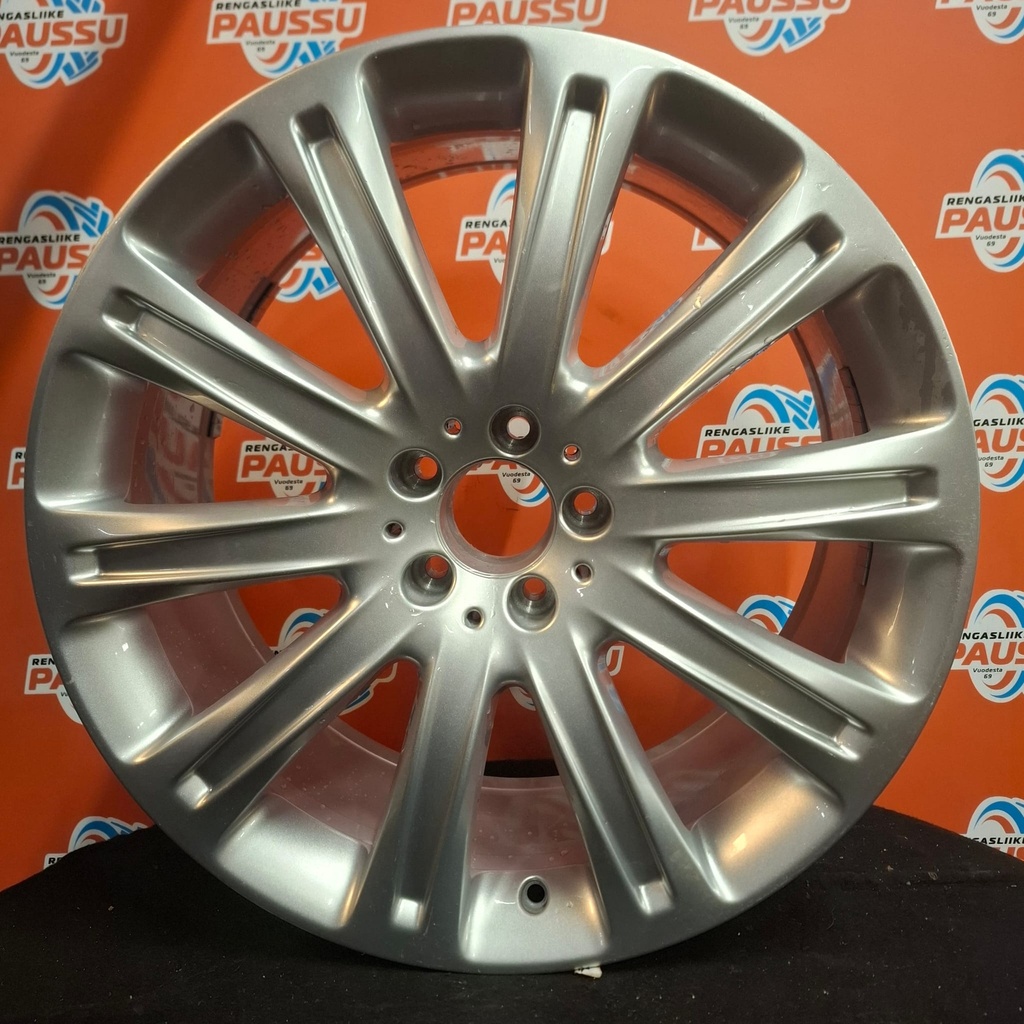 Uusi MB vannesarja 5x112 ET29 KR66,6 8,5x20" (renkaat käyneet vain päällä)