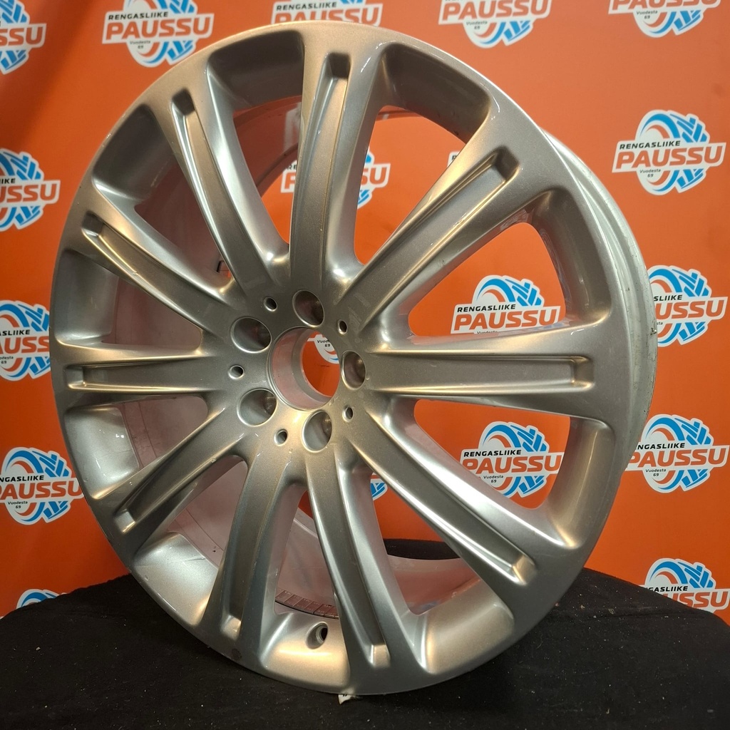 Uusi MB vannesarja 5x112 ET29 KR66,6 8,5x20" (renkaat käyneet vain päällä)