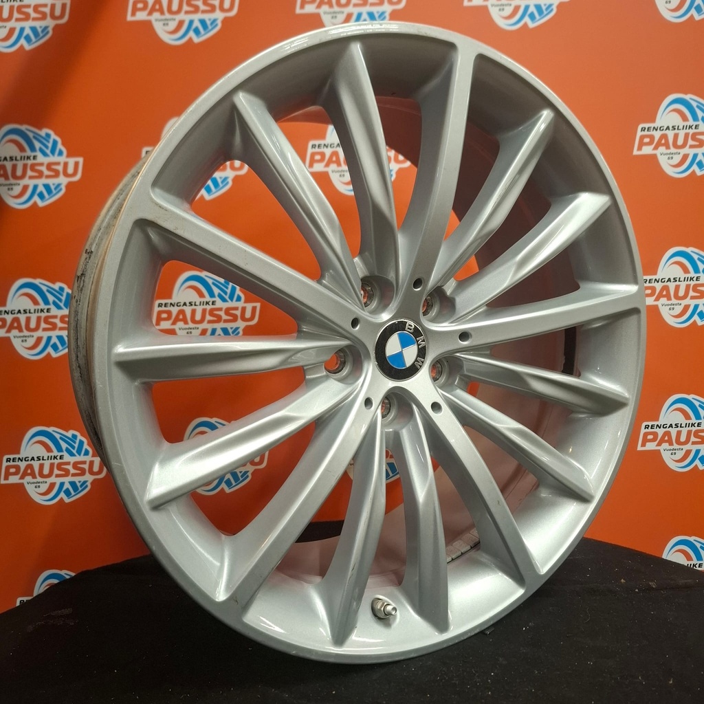 Käytetty BMW Style 633 vannesarja 5x112 ET30 KR66,6 8x19"