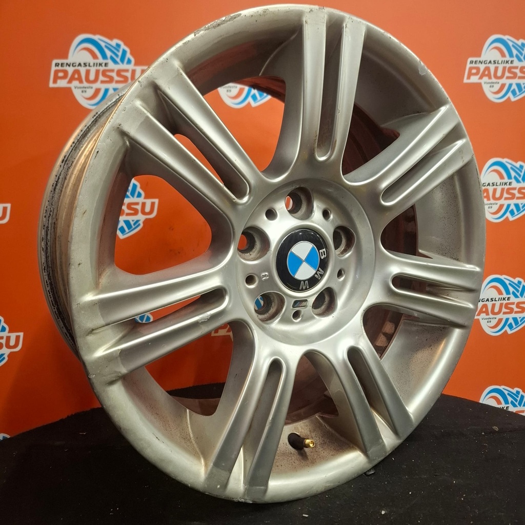 Käytetty BMW M Double Spoke 194 vannesarja 5x120 ET34 KR72,6 8x17"