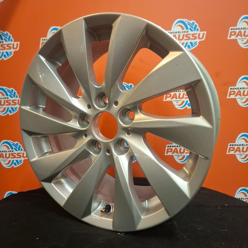 Käytetty BMW vannesarja 5x120 ET43 KR72,6 7,5x17"
