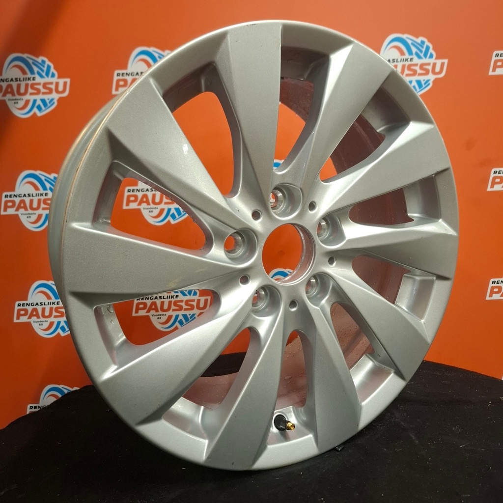 Käytetty BMW vannesarja 5x120 ET43 KR72,6 7,5x17"