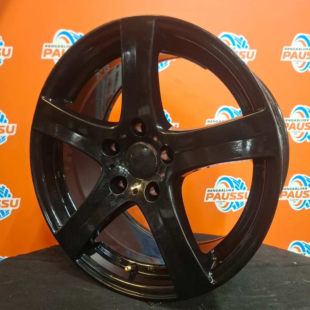 Käytetty ENZO vannesarja 5x120 ET30 KR72,6 8x17"