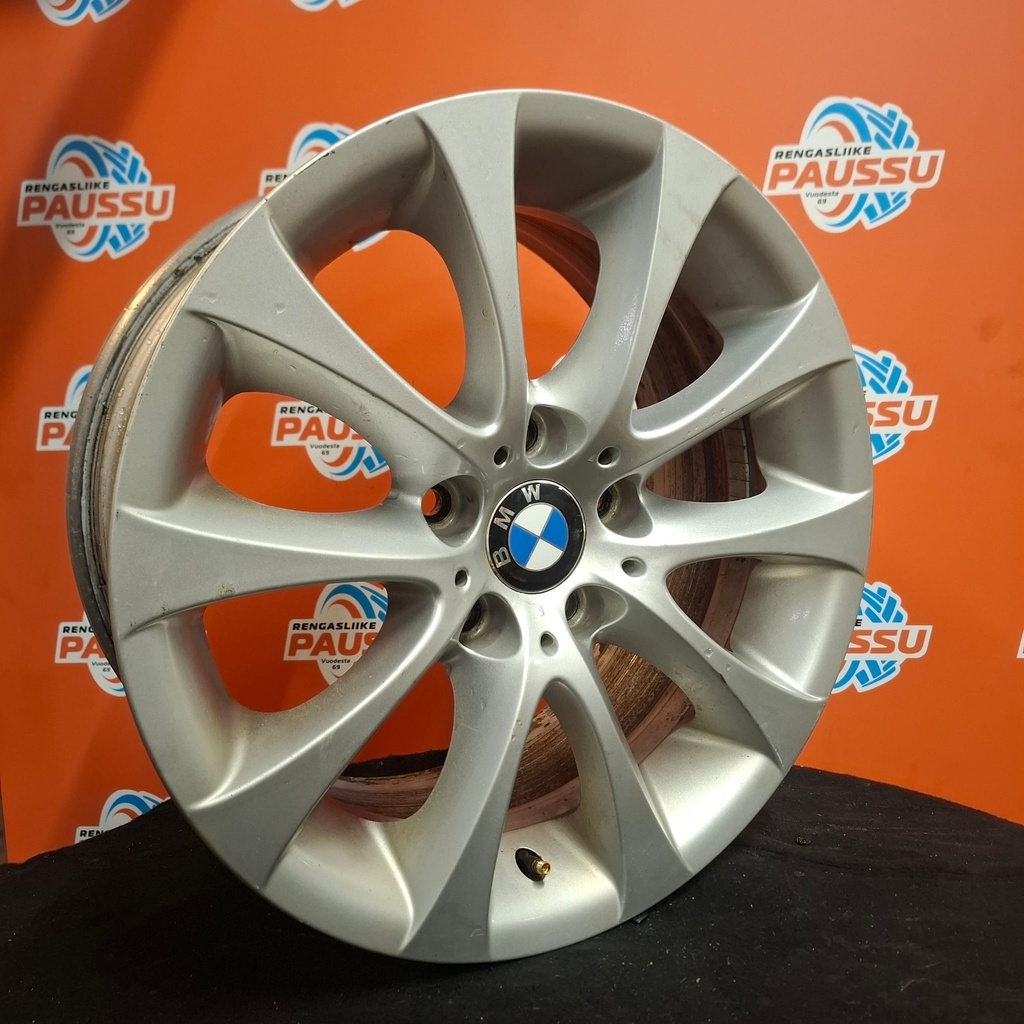 Käytetty BMW Style 188 vannesarja 5x120 ET34 KR72,6 8x17"