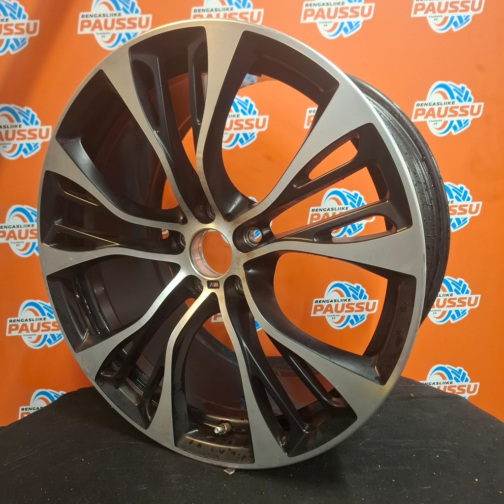 Käytetty BMW Double Spoke 599M vannesarja 5x120 ET50 KR72,6 10x21"