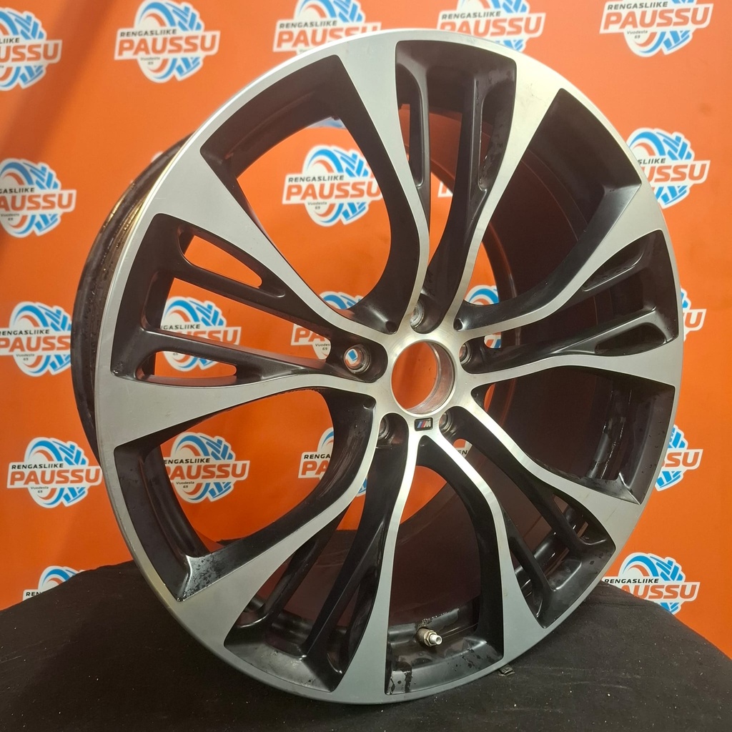 Käytetty BMW Double Spoke 599M vannesarja 5x120 ET50 KR72,6 10x21"