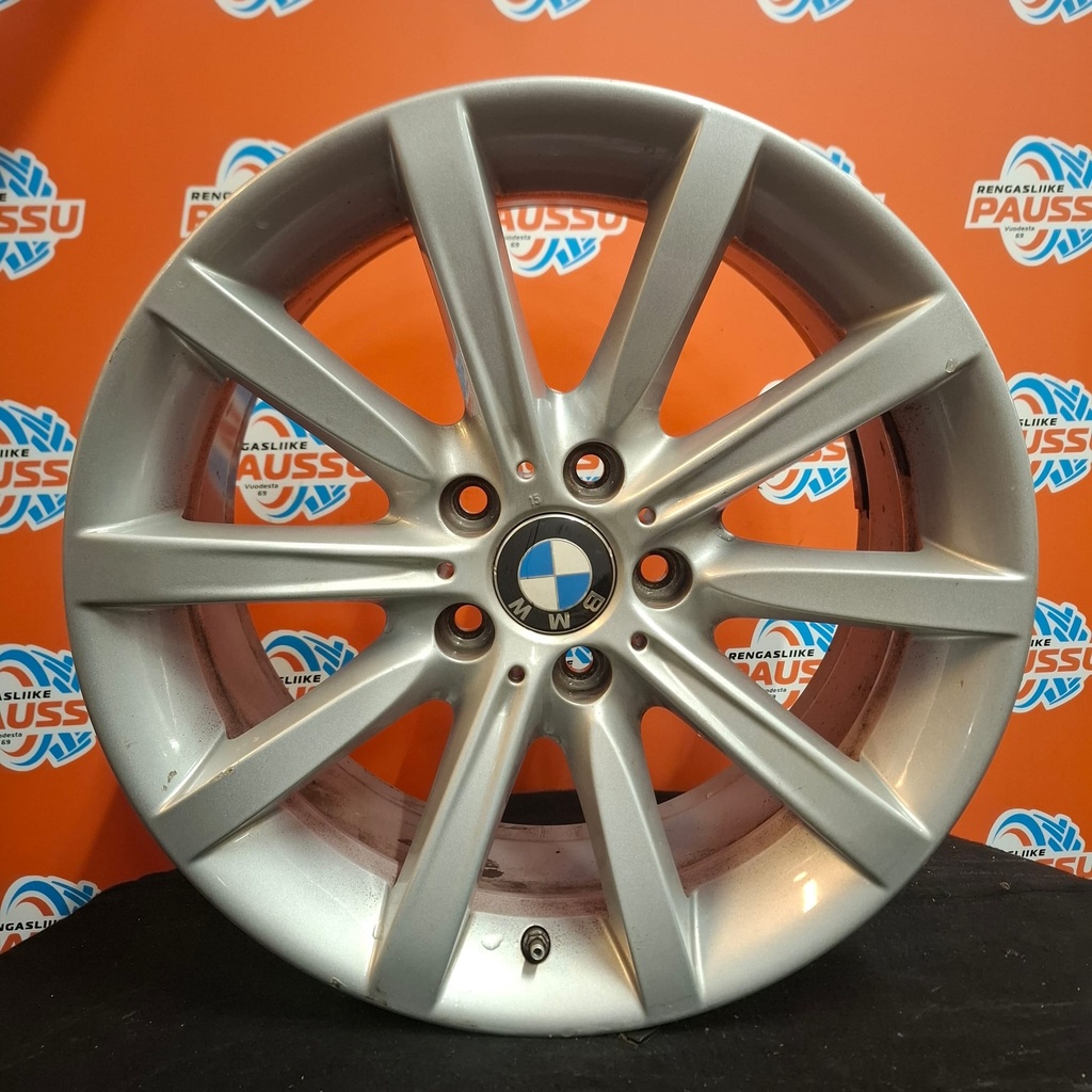 Käytetty BMW Star Spoke 365 vannesarja 5x120 ET30 KR72,6 8x18"