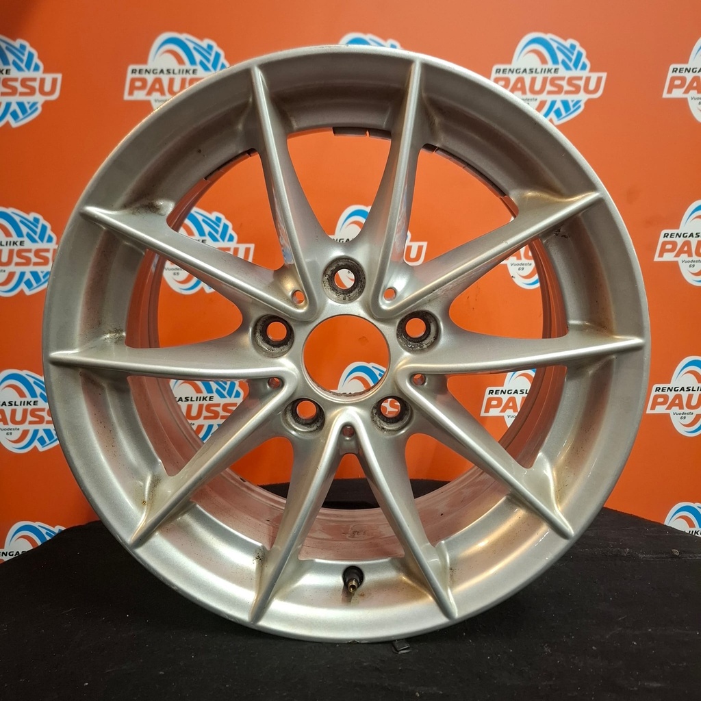Käytetty BMW V-Spoke 360 vannesarja 5x120 ET31 KR72,6 7x16"