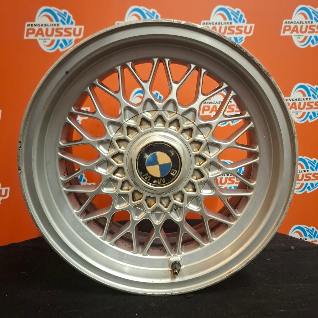 Käytetty BMW Style 5 vannesarja 5x120 ET20 KR72,6 7x15"