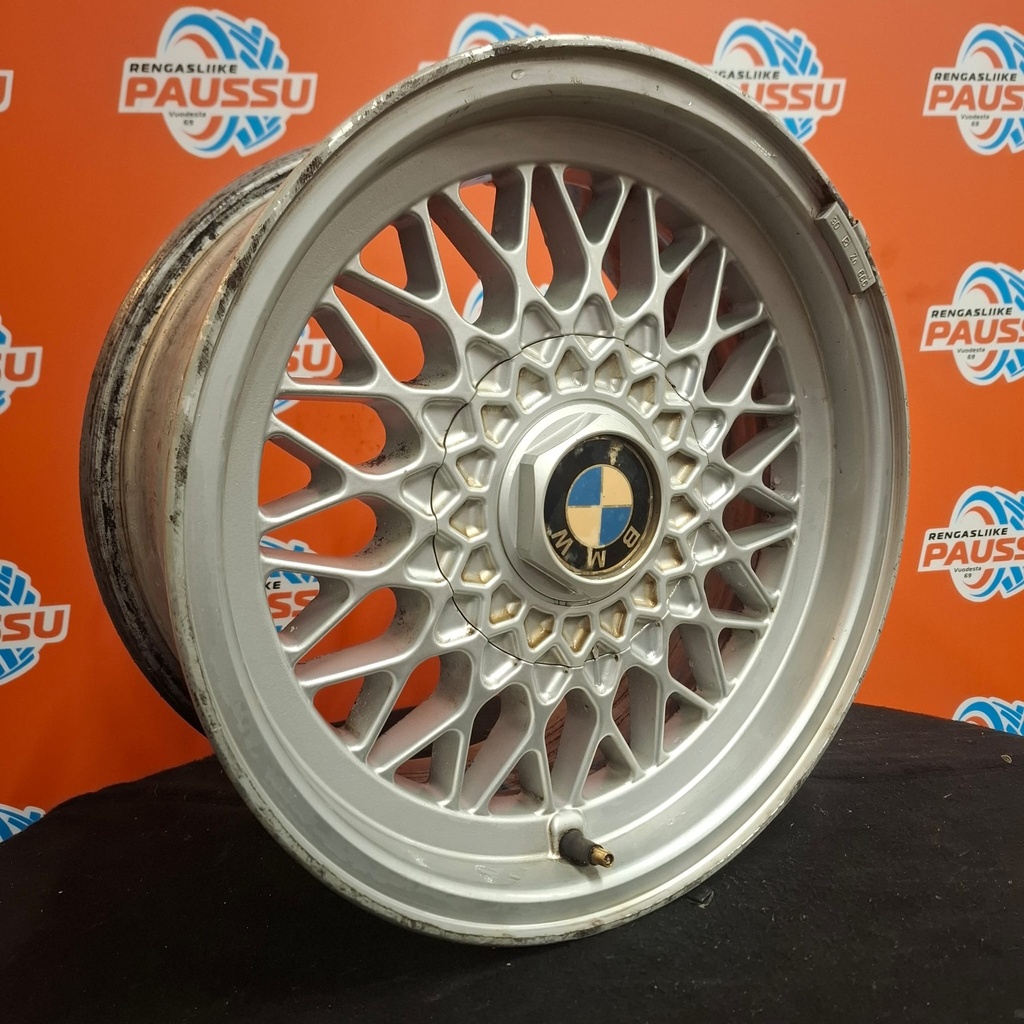 Käytetty BMW Style 5 vannesarja 5x120 ET20 KR72,6 7x15"