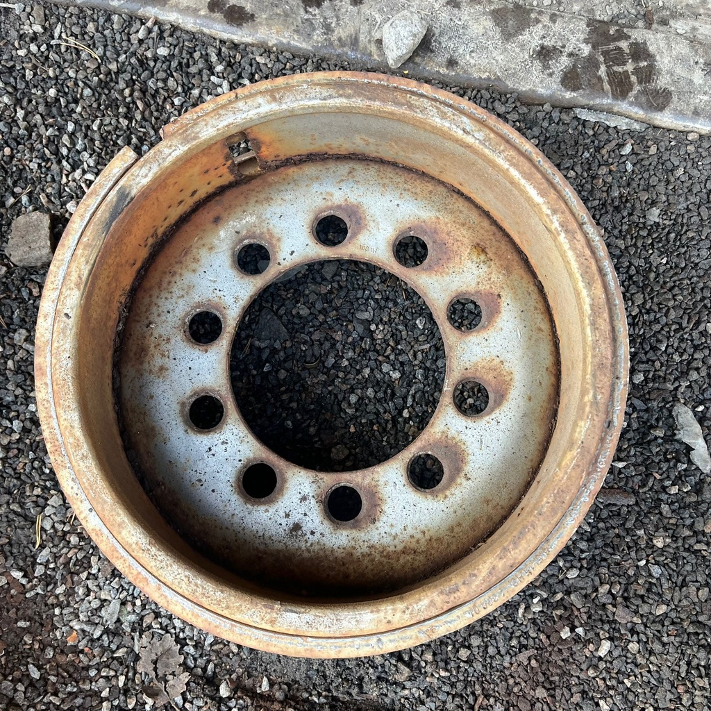 Käytetty Kuorma-auton lukkovanne 10x225 KR 176 ET 0 6.5x15"