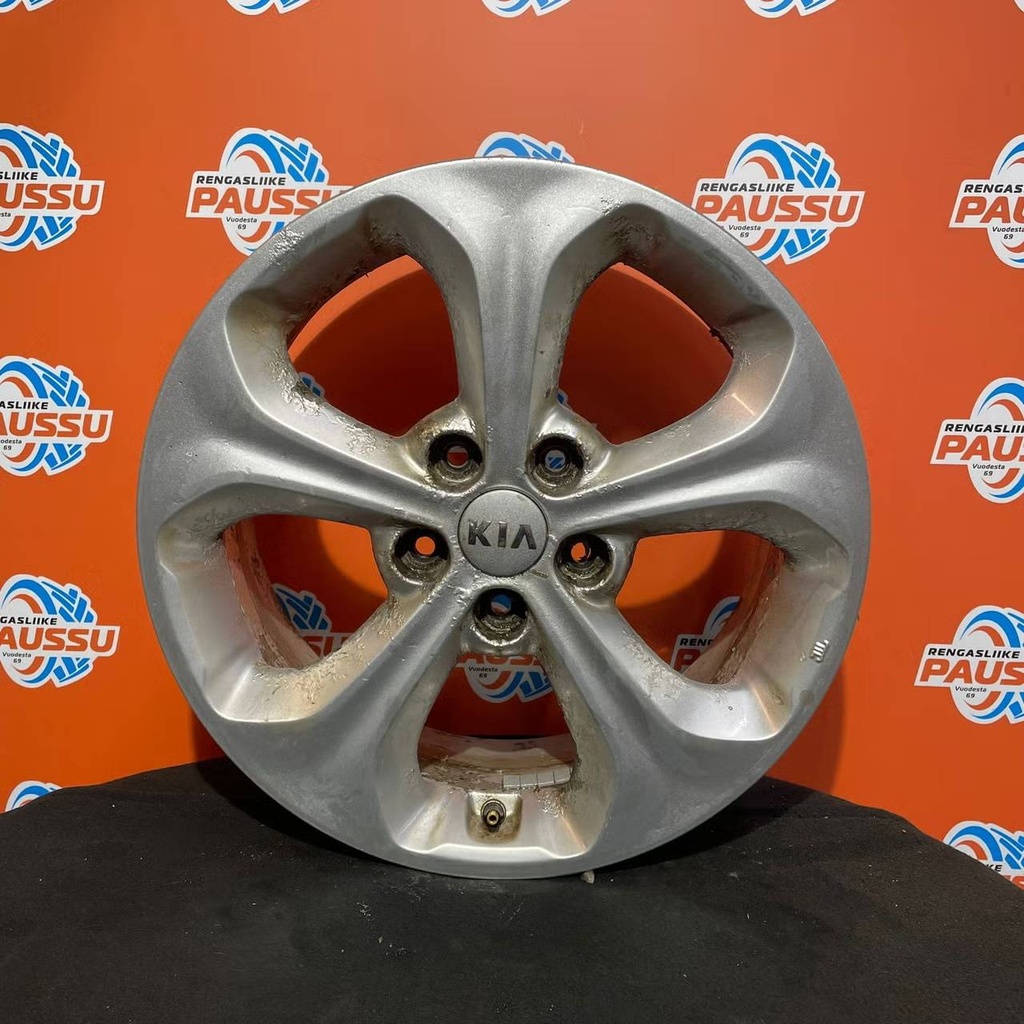 Käytetty vannesarja 5x114,3 ET 48 KR 67,1 7x17"