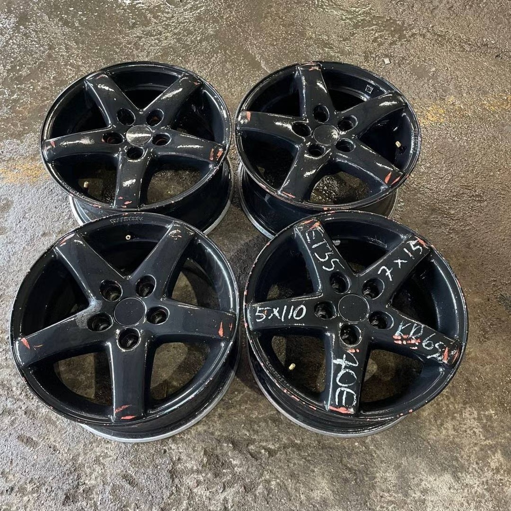 Käytetty vannesarja 5x110 ET 55 KR 65,1 7x15"