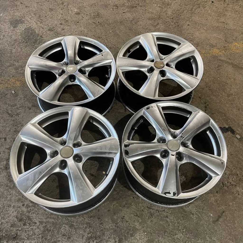 Käytetty AKUZA vannesarja 5x100 ET 44 KR 63,3 7.5x17"