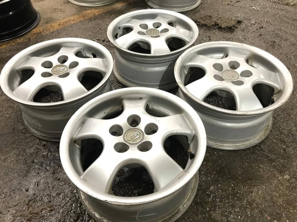 Käytetty RIAL vannesarja 5x114,3 ET 40 KR 70,1 7x15"