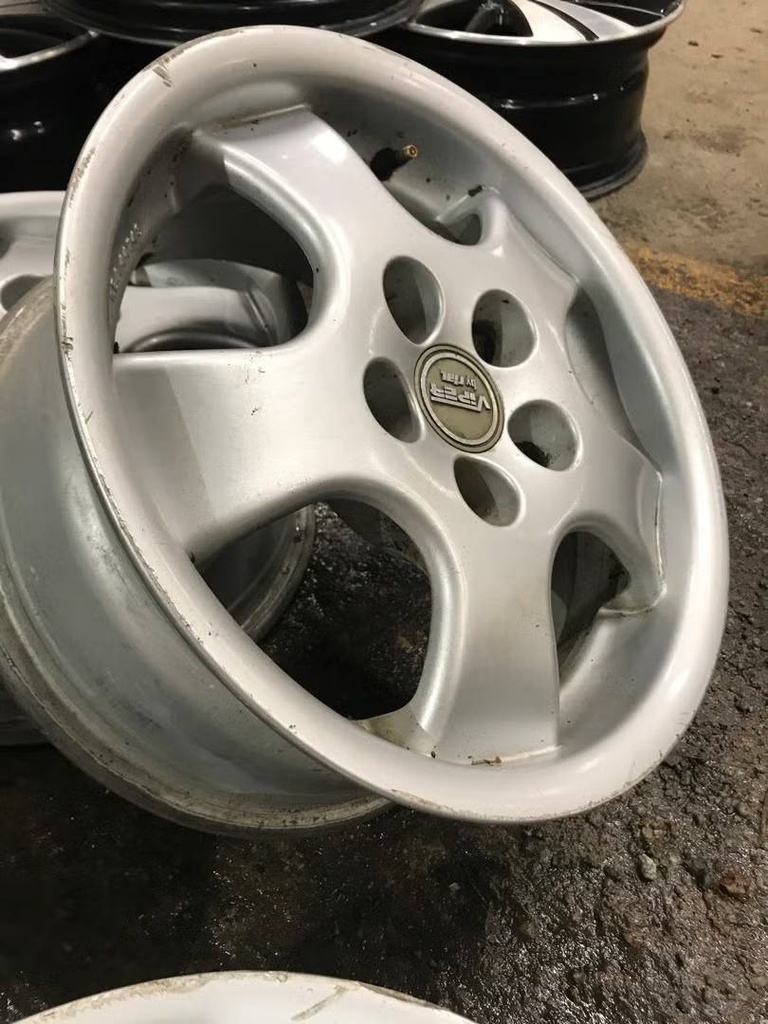 Käytetty RIAL vannesarja 5x114,3 ET 40 KR 70,1 7x15"