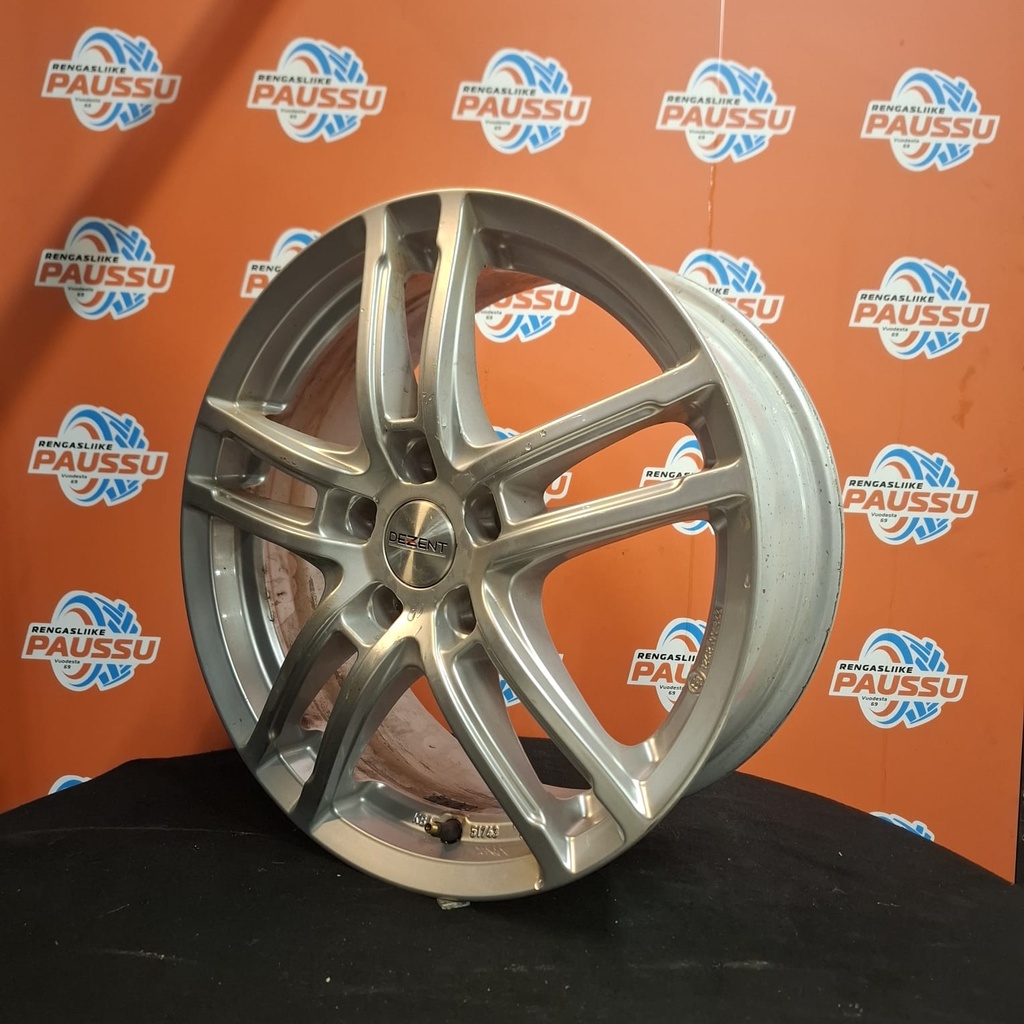 Käytetty DEZENT vannesarja 5x112 ET 46 KR 57,1 7x17"