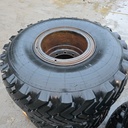 22.0/70-20 Käytetty perävaunun rengas vanteineen PJ: 10x335 KR: 221