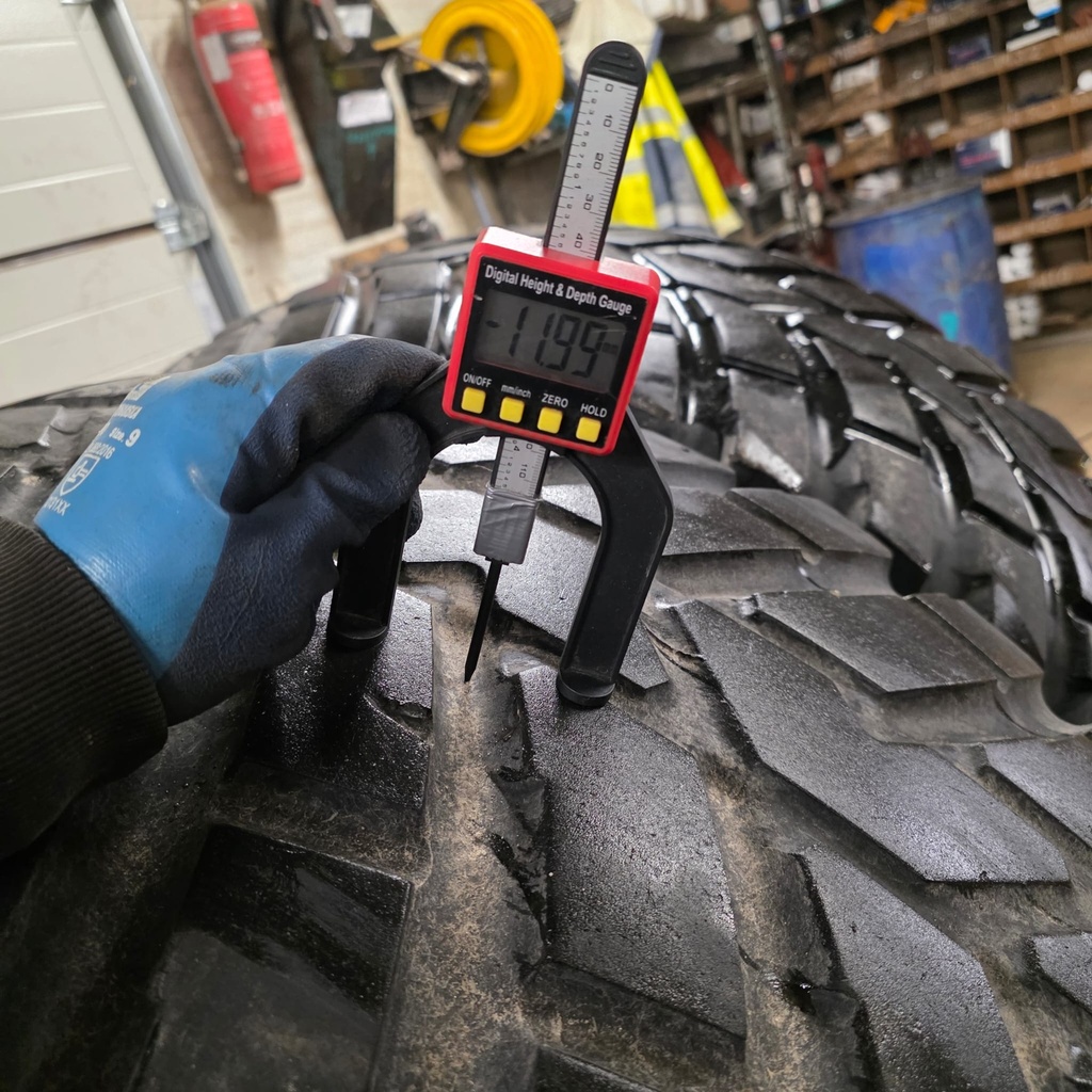 540/65R30 161A8/155D Nokian TRI 2 Käytetty palapintarengas 12mm DOT-21