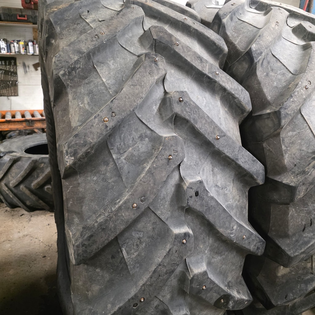650/65R42 158D Trelleborg TM800 Käytetty rengas 41mm DOT-19