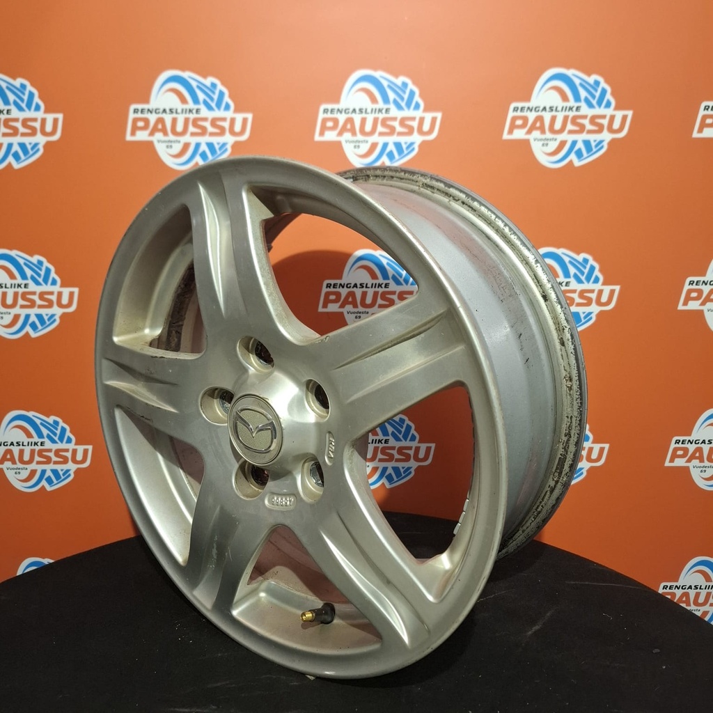 Käytetty MAZDA vannesarja 5x114,3 ET 50 KR 67,1 6x15"