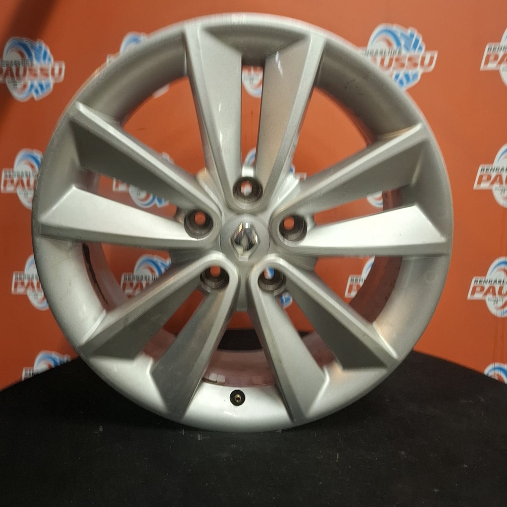 Käytetty RENAUL vannesarja 5x114,3 ET 50 KR 66,1 7x17"