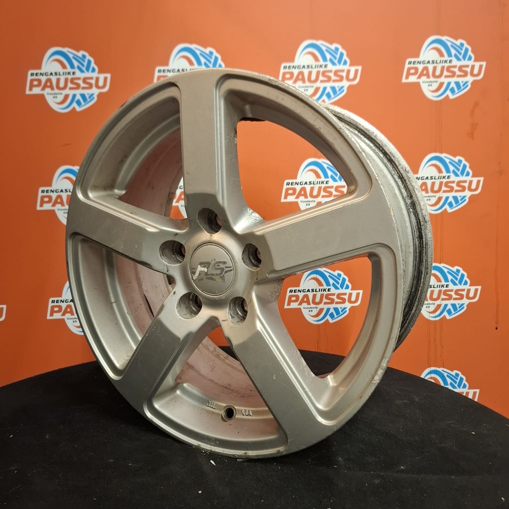 Käytetty RS vannesarja 5x108 ET 45 KR 65,1 6,5x15" (Hapettumaa vanteissa)