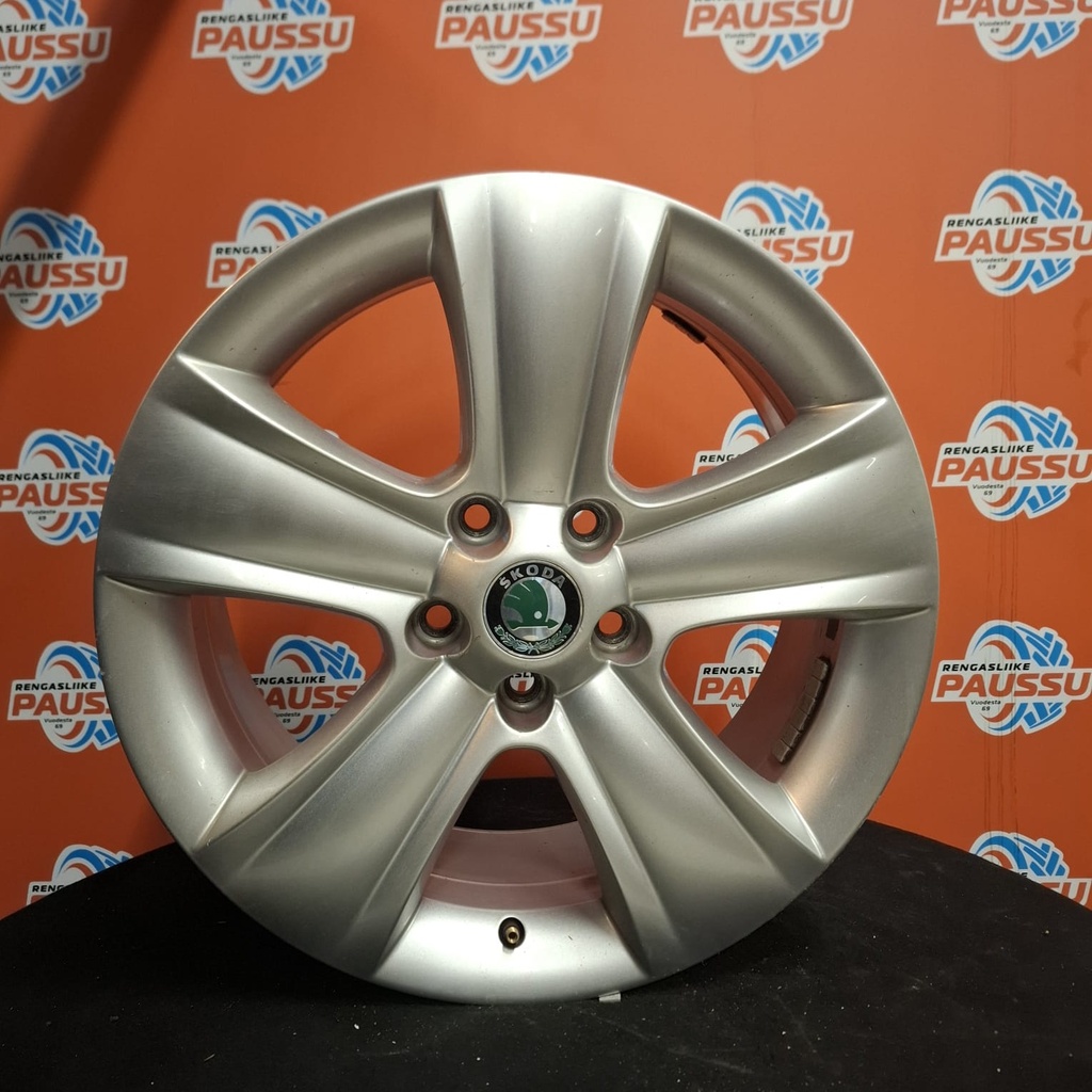 Käytetty SKODA vannesarja 5x112 ET 45 KR 57,1 7x17"