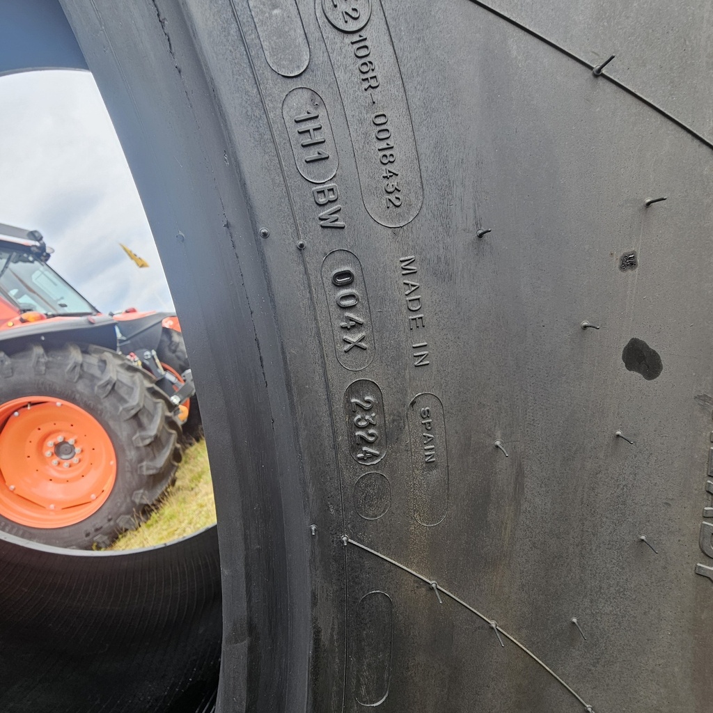 900/60R42 189D MICHELIN AXIOBIB 2 Ajamattomat DOT-24 POISTO MYYNNISSÄ