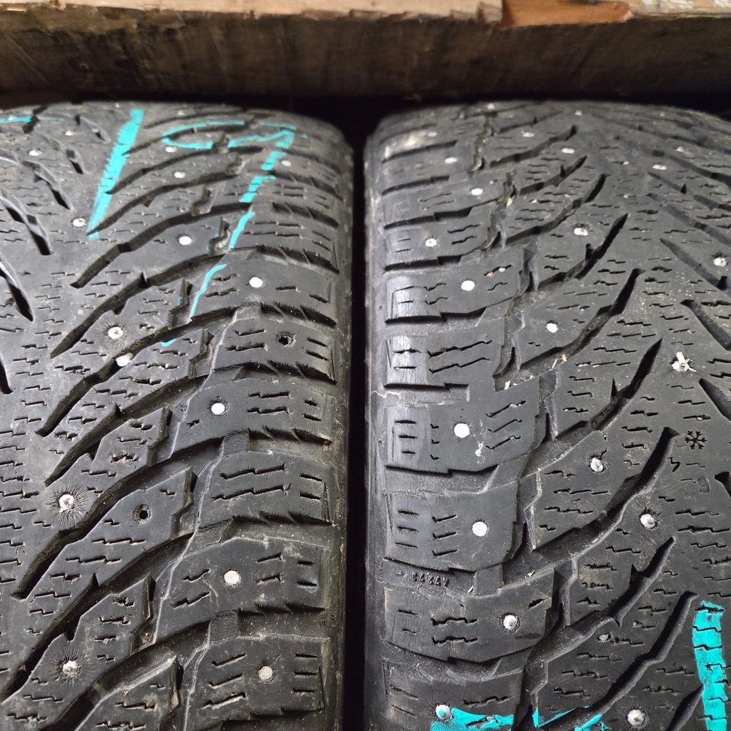 235/45R18 98T Nokian Hakkapeliitta 9 Käytetty nastarengas 6-7mm DOT-19 (nastoja poikki ja laita kuluneet)