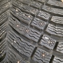 315/35R20 110T Michelin X-Ice north 4 SUV Käytetty nastarengas 8mm DOT-20 (Ajettu noin 500km)