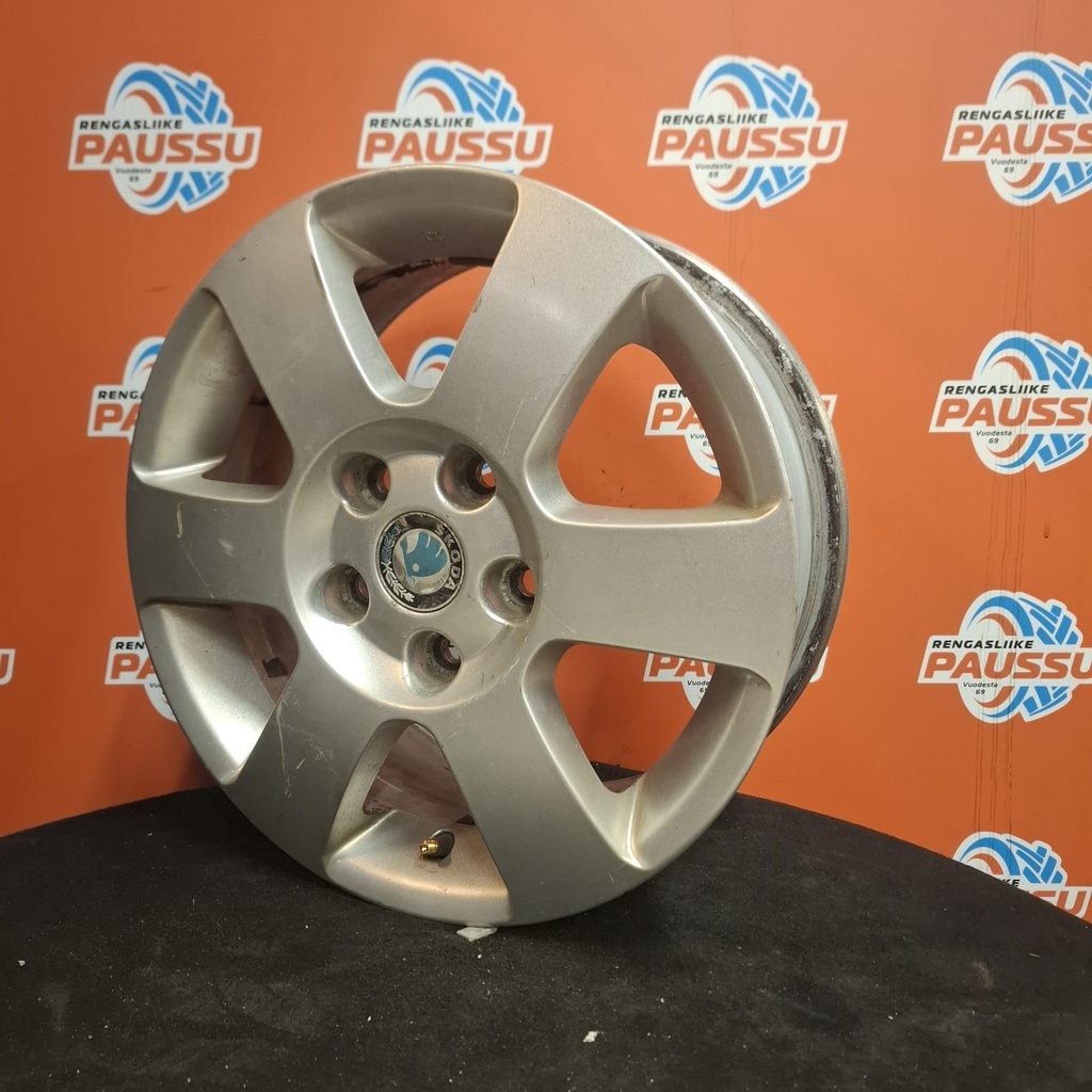 Käytetty SKODA vannesarja 5x112 ET 47 KR 57,1 6,5x15"