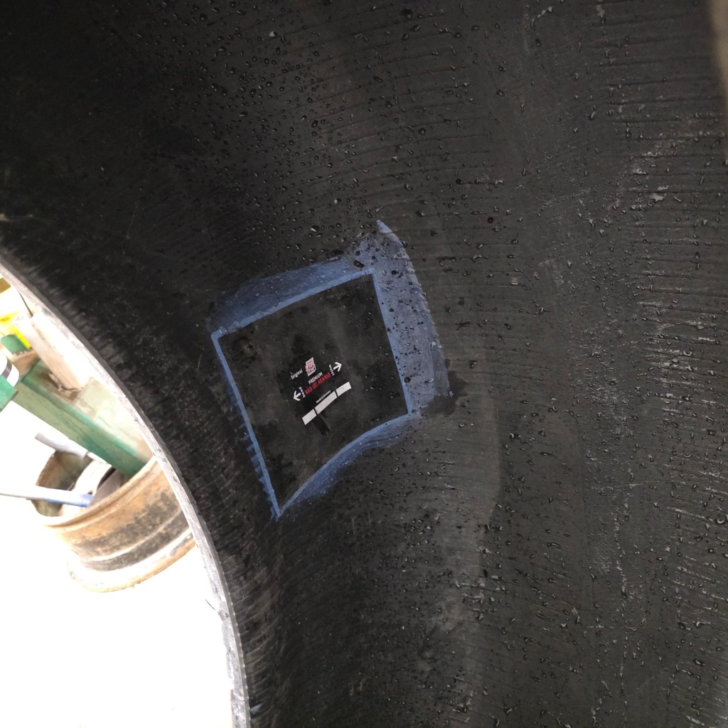 420/85R34 (16.9R34) 144A8/141B Goodyear super traction Käytetty rengas DOT-07 20mm (Korjattu, vaatii sisärenkaan, Ketjujen hankausta rungossa)