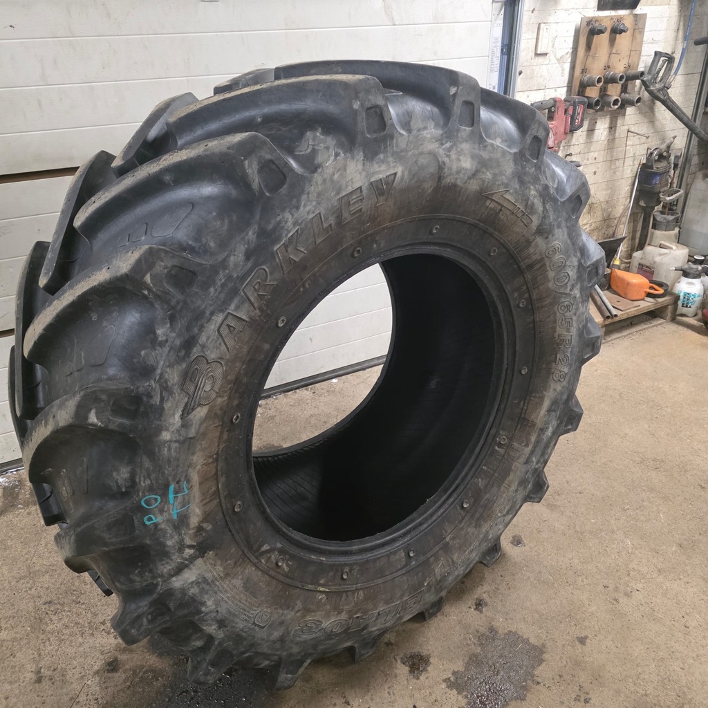 600/65R28 147D Barkley BLA03 Käytetty rengas 35mm DOT-20