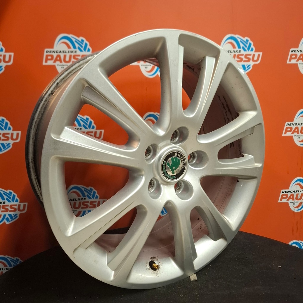 Käytetty SKODA vannesarja 5x112 ET 54 KR 57,1 7x17"