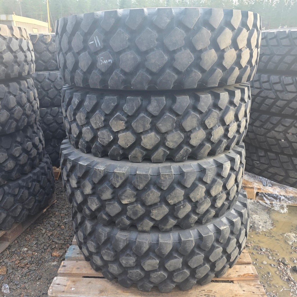 14.00R20 156J 22pr TL Michelin XZL Käytetty KA-rengas veto DOT- 10-11 ~15mm