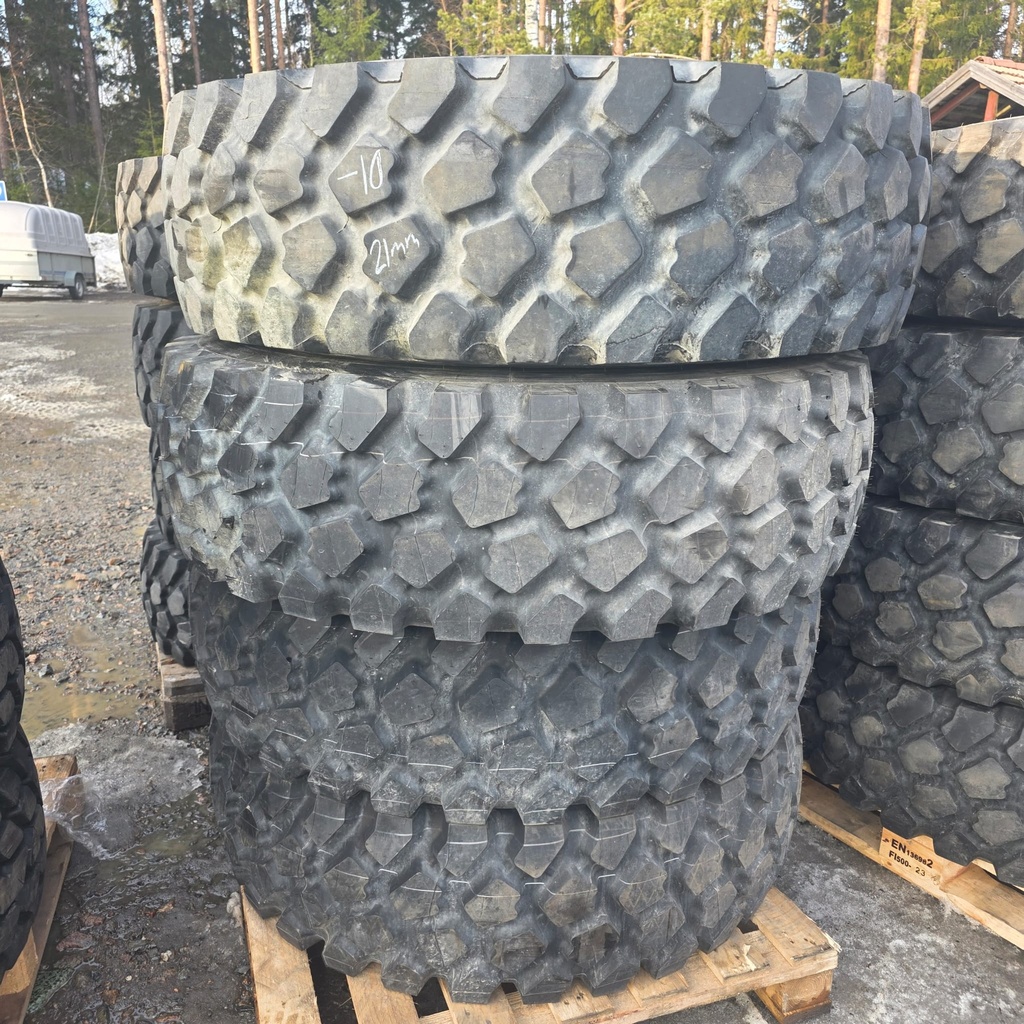 14.00R20 156J 22pr TL Michelin XZL Käytetty KA-rengas veto DOT- 10-11 ~15mm