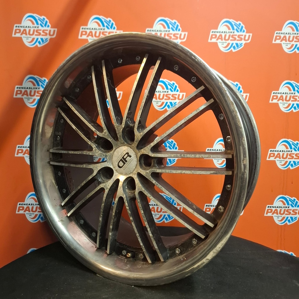 Käytetty vannesarja 5x120 10x20" ET 25 ja 8,5x20" ET 14 KR 74,1