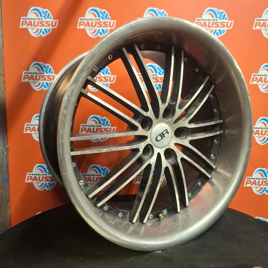 Käytetty vannesarja 5x120 10x20" ET 25 ja 8,5x20" ET 14 KR 74,1